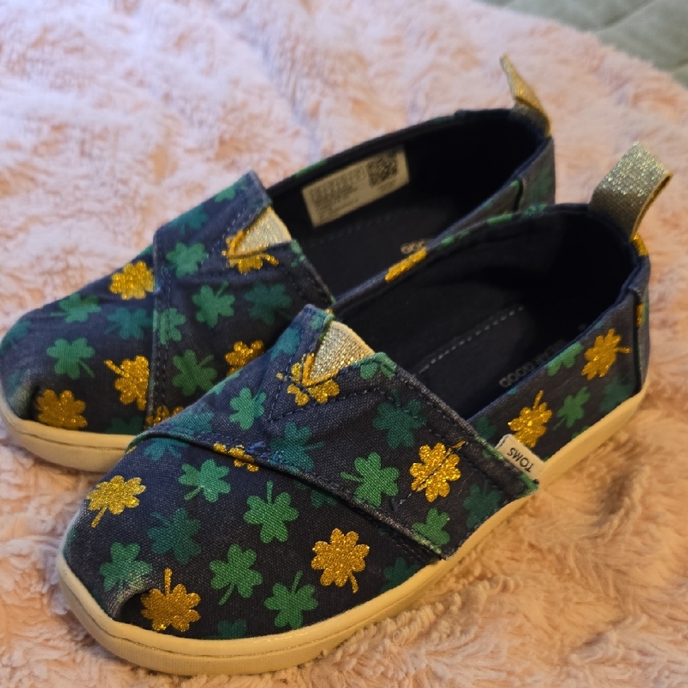 Toms Kids Navy and Gold Patterned Sneakers